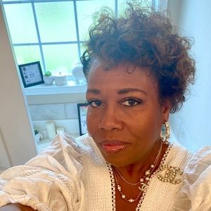 Meet your Posher, Kenyetta